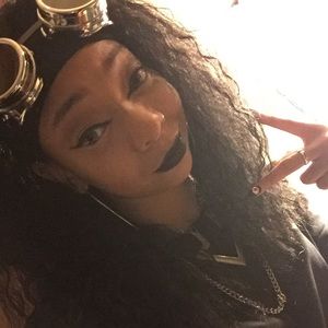 Meet your Posher, Chai-lee